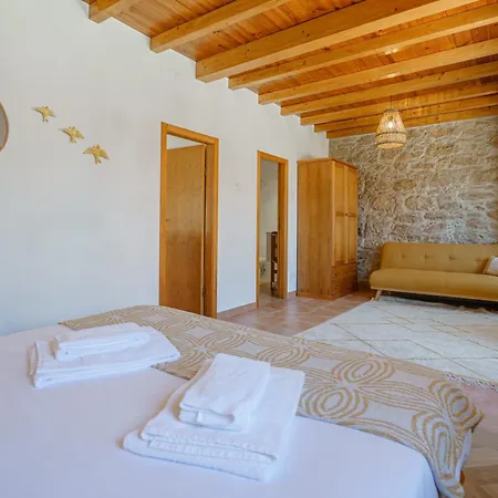 Holiday home Casinhas Fim Do Mundo Reguengo Grande